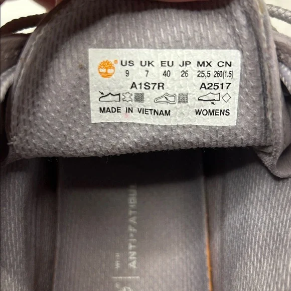 Timberland Women’s Nellie Chukka Light lavender ankle boots. 9. Nearly New. - Picture 13 of 14